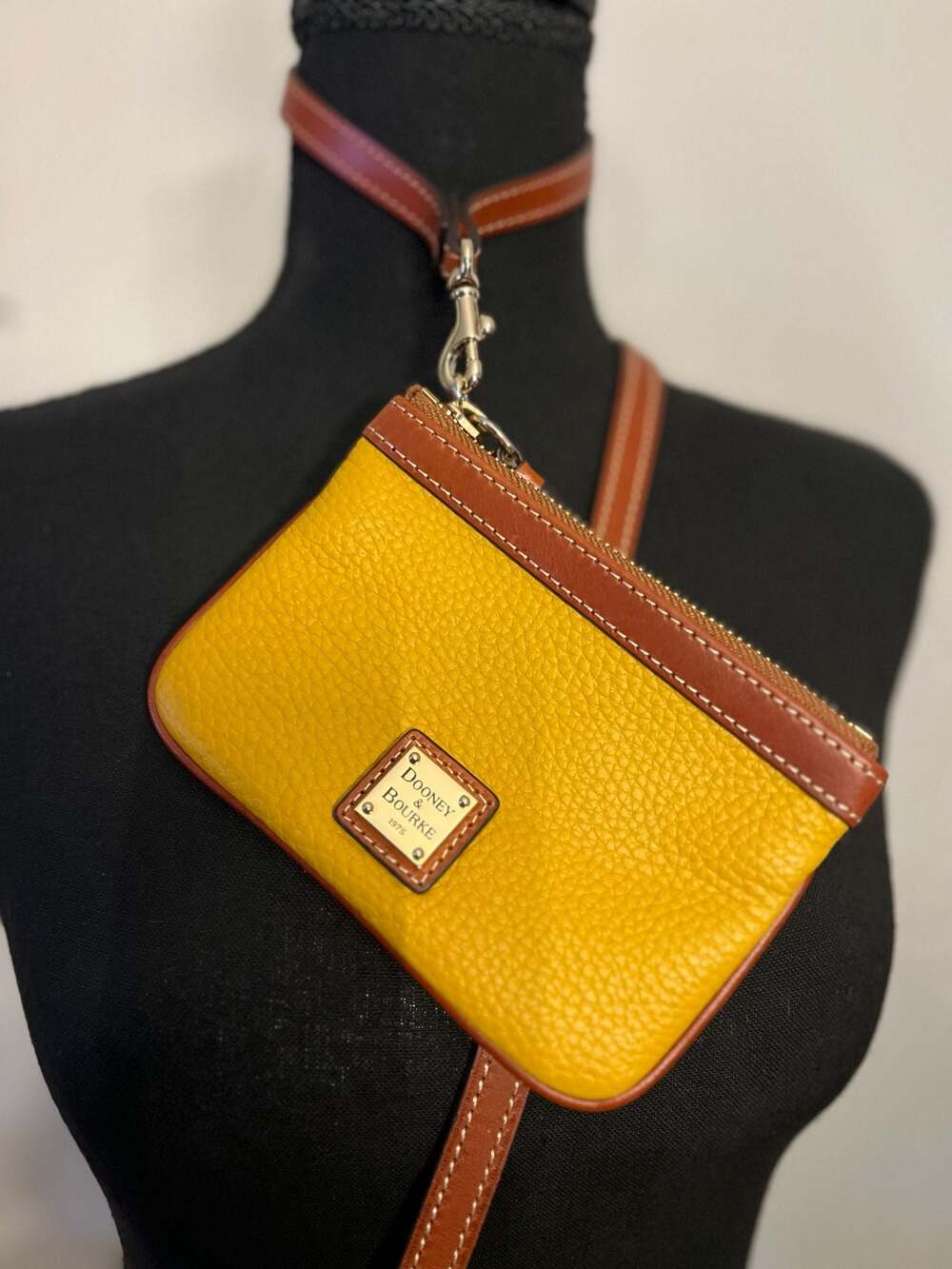Dooney & Bourke NEW Mustard Yellow Pebble Leather Large Crossbody Purse and Matc - Picture 9 of 15